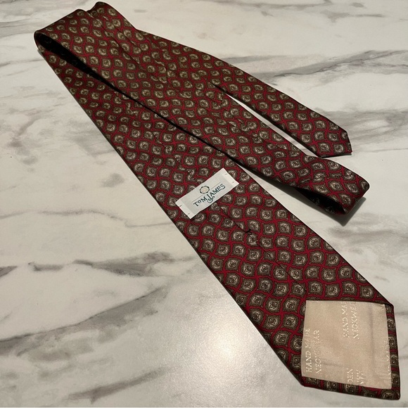 Tom James 100% Silk Geometric Tie - Picture 2 of 6
